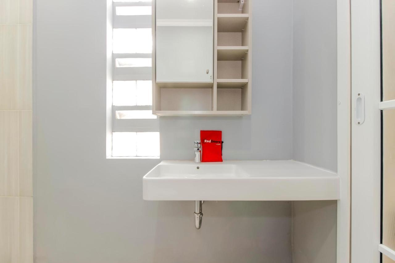 Reddoorz Plus @ Kwitang 2 Jacarta Exterior foto